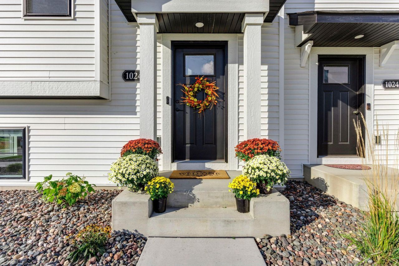 10244 Birchwood Circle, Victoria, MN 55318 Main Photo