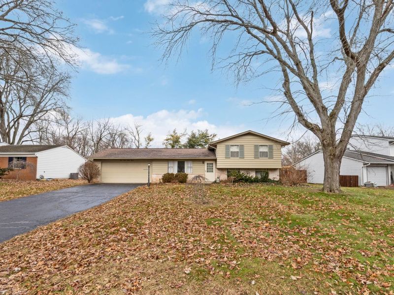 6747 Merwin Road, Columbus, OH 43235 Photo 2