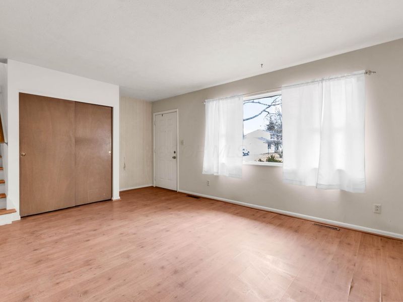 6747 Merwin Road, Columbus, OH 43235 Photo 4