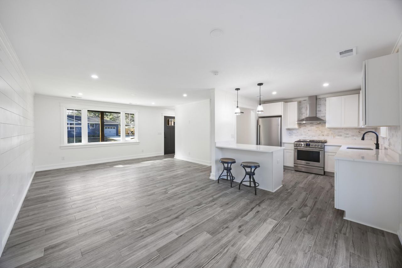 1328 Hermitage Avenue Photo 10