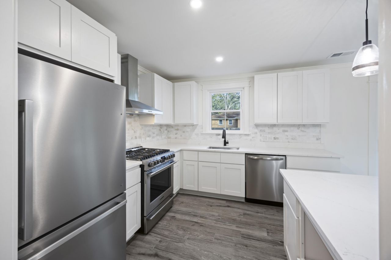 1328 Hermitage Avenue Photo 14