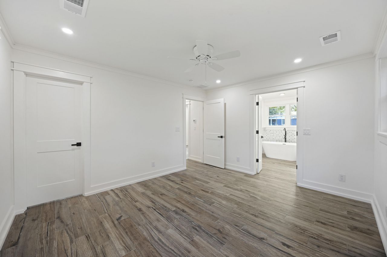 1328 Hermitage Avenue Photo 17