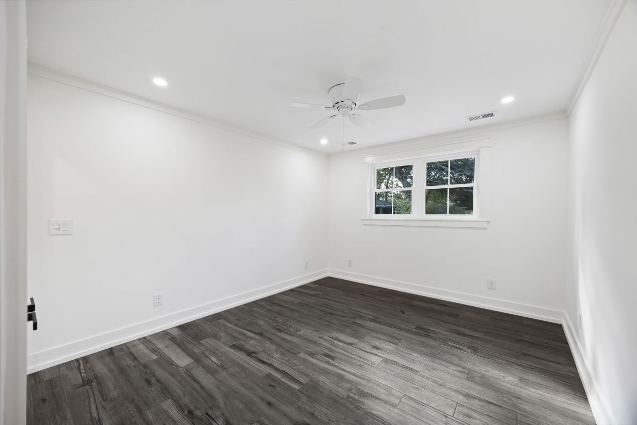 1328 Hermitage Avenue Photo 24