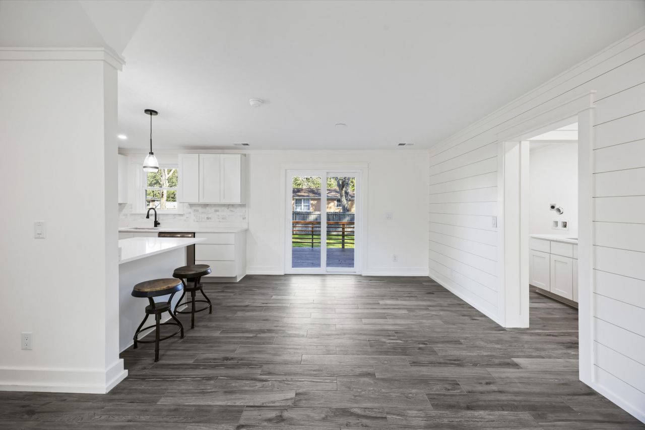 1328 Hermitage Avenue Photo 32