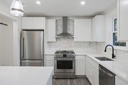 1328 Hermitage Avenue photo 4