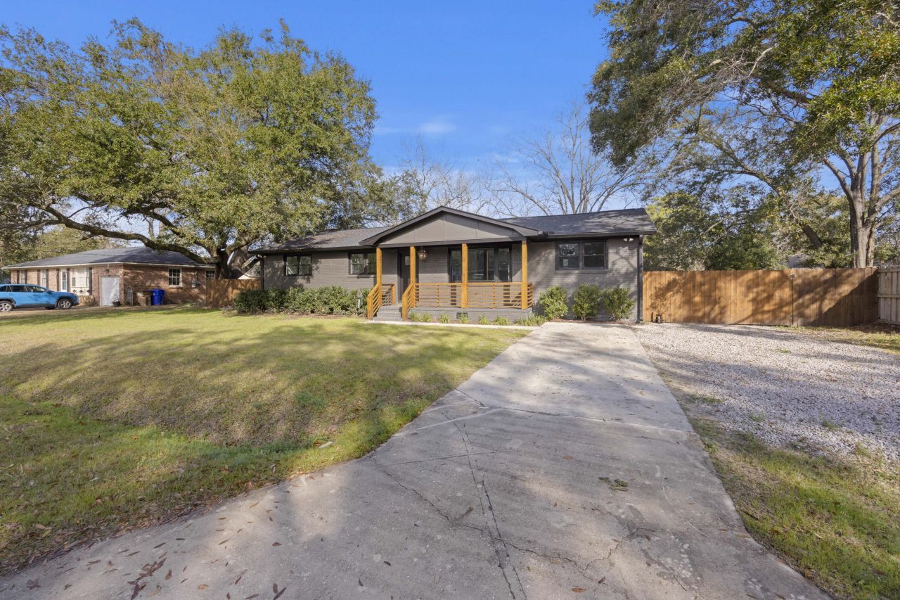 1328 Hermitage Avenue Photo 7