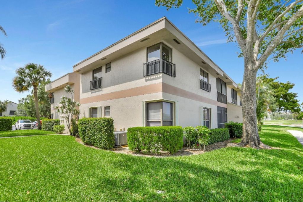 2850 Carambola Circle S, Unit 19121, Coconut Creek, FL 33066 Photo