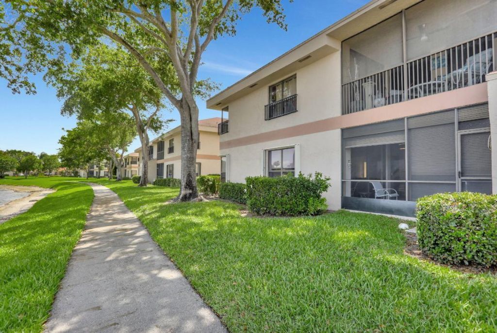 2850 Carambola Circle S, Unit 19121, Coconut Creek, FL 33066 Photo