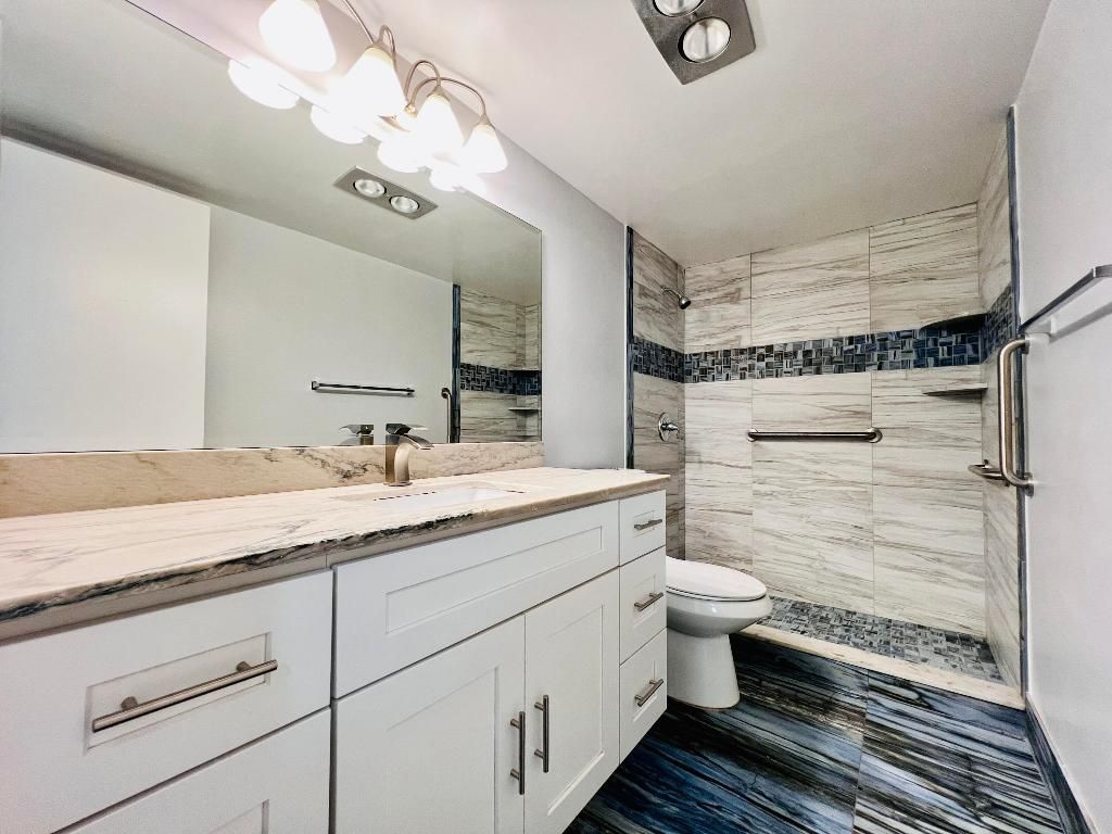 210 Somerset K, West Palm Beach, FL 33417 Photo