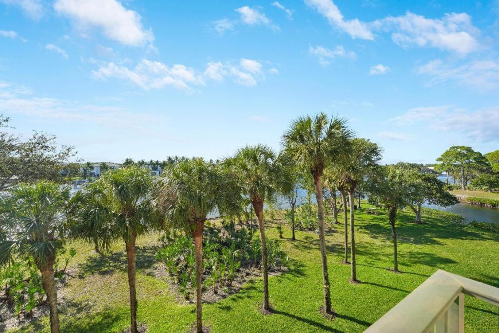 1001 Seafarer Circle, Unit 305, Jupiter, FL 33477 Photo