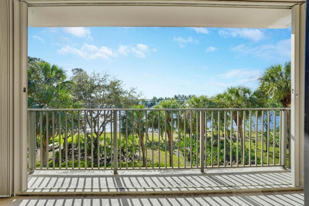 1001 Seafarer Circle, Unit 305, Jupiter, FL 33477 Photo