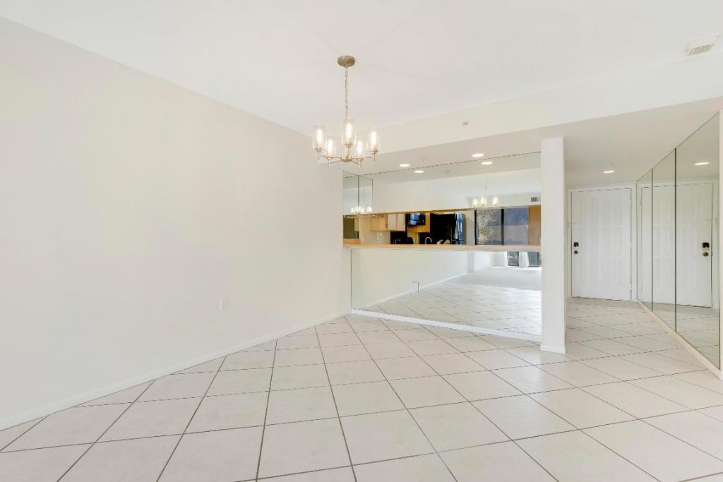 1001 Seafarer Circle, Unit 305, Jupiter, FL 33477 Photo