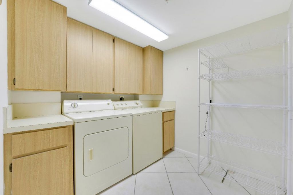 1001 Seafarer Circle, Unit 305, Jupiter, FL 33477 Photo