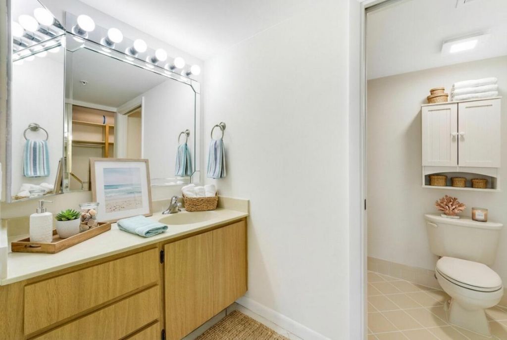 1001 Seafarer Circle, Unit 305, Jupiter, FL 33477 Photo