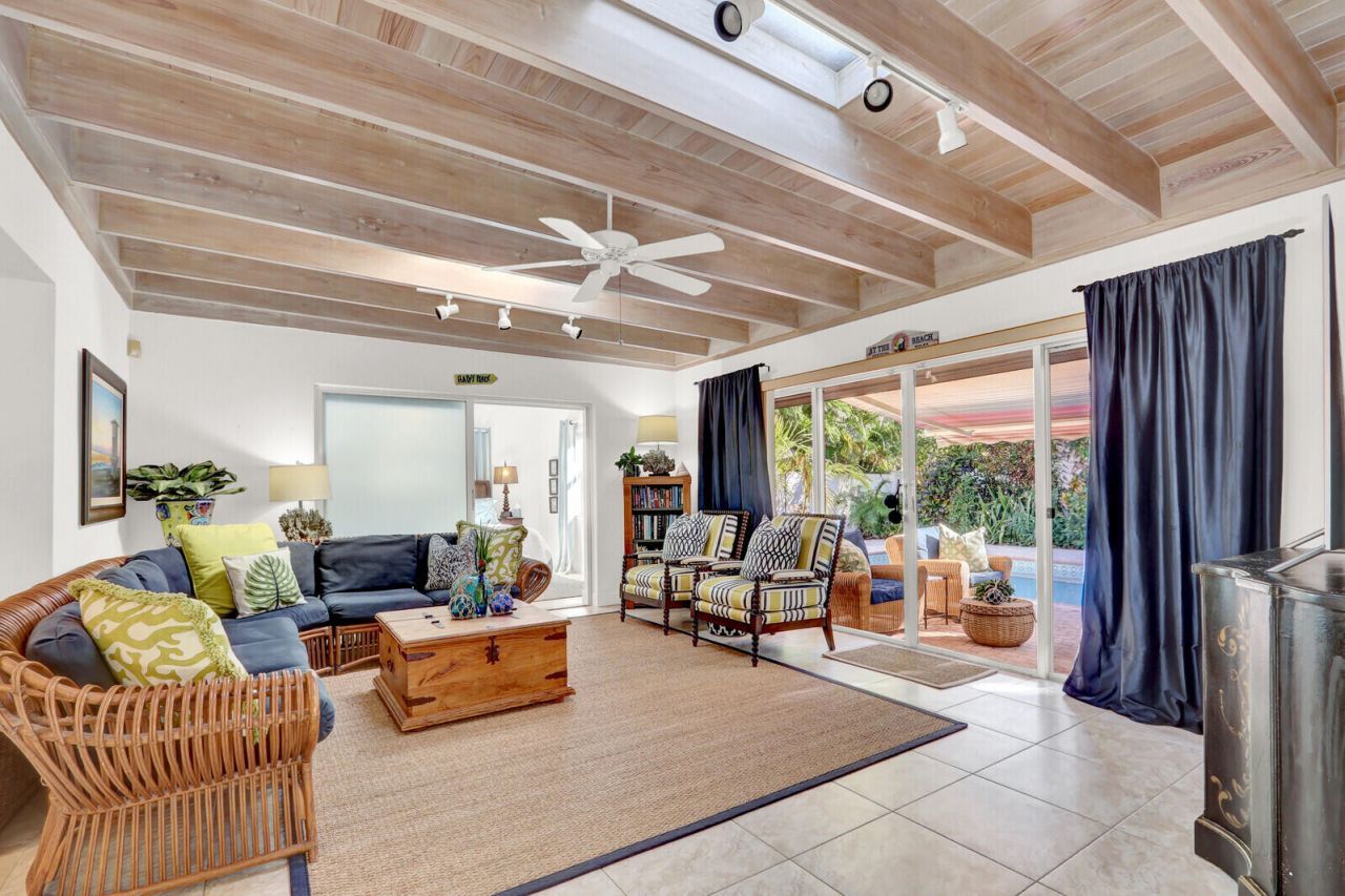 324 Blossom Lane, Palm Beach Shores, FL 33404 Photo