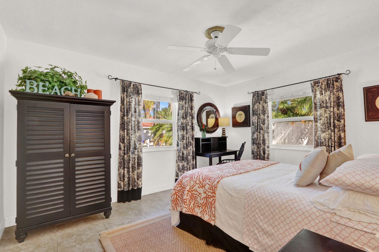 324 Blossom Lane, Palm Beach Shores, FL 33404 Photo