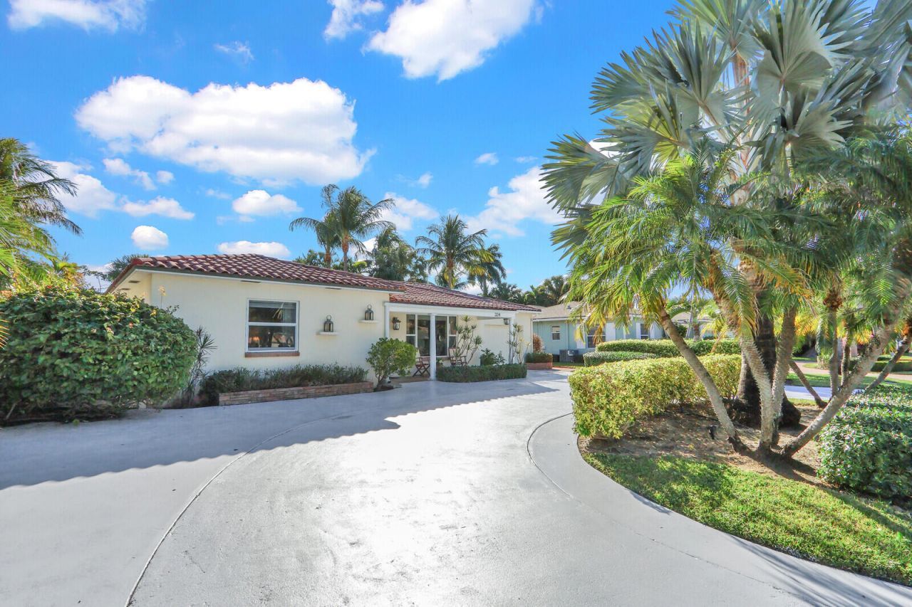 324 Blossom Lane, Palm Beach Shores, FL 33404 Photo