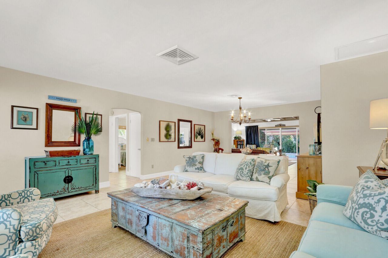 324 Blossom Lane, Palm Beach Shores, FL 33404 Photo