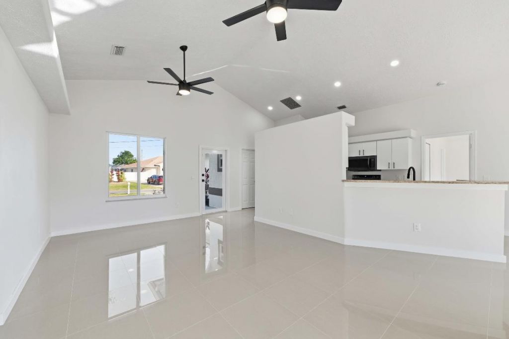 3031 SE Galt Circle, Port Saint Lucie, FL 34984 Photo