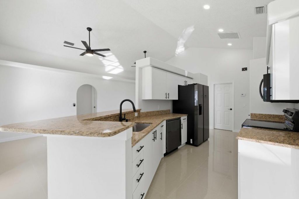 3031 SE Galt Circle, Port Saint Lucie, FL 34984 Photo