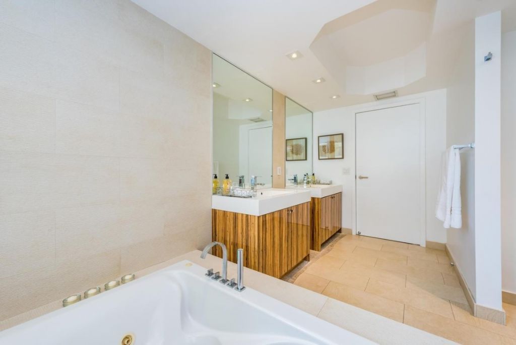 9595 Collins Avenue, Unit N2e, Surfside, FL 33154 Photo