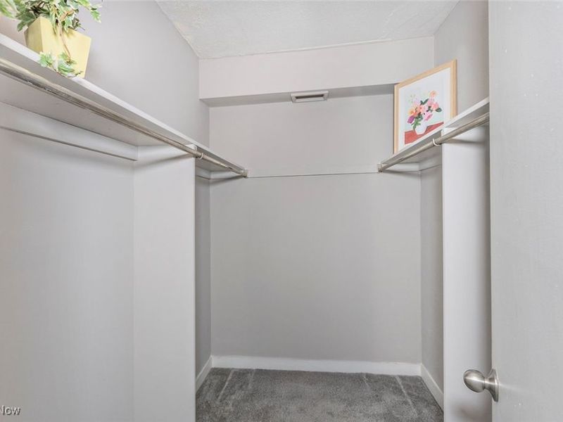 2043 Random Road, Unit 9, Cleveland, OH 44106 Photo 23