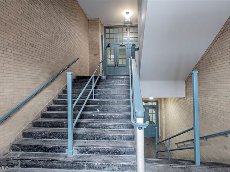 2043 Random Road, Unit 9, Cleveland, OH 44106 Photo 28