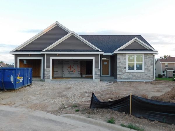 961 Horseshoe COURT, Belgium, WI 53004