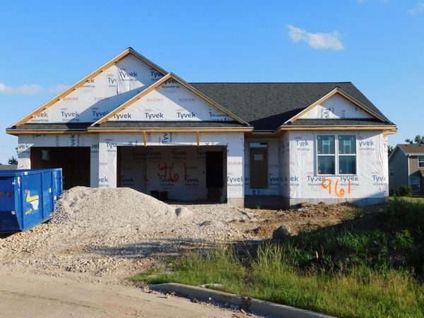 961 Horseshoe COURT, Belgium, WI 53004