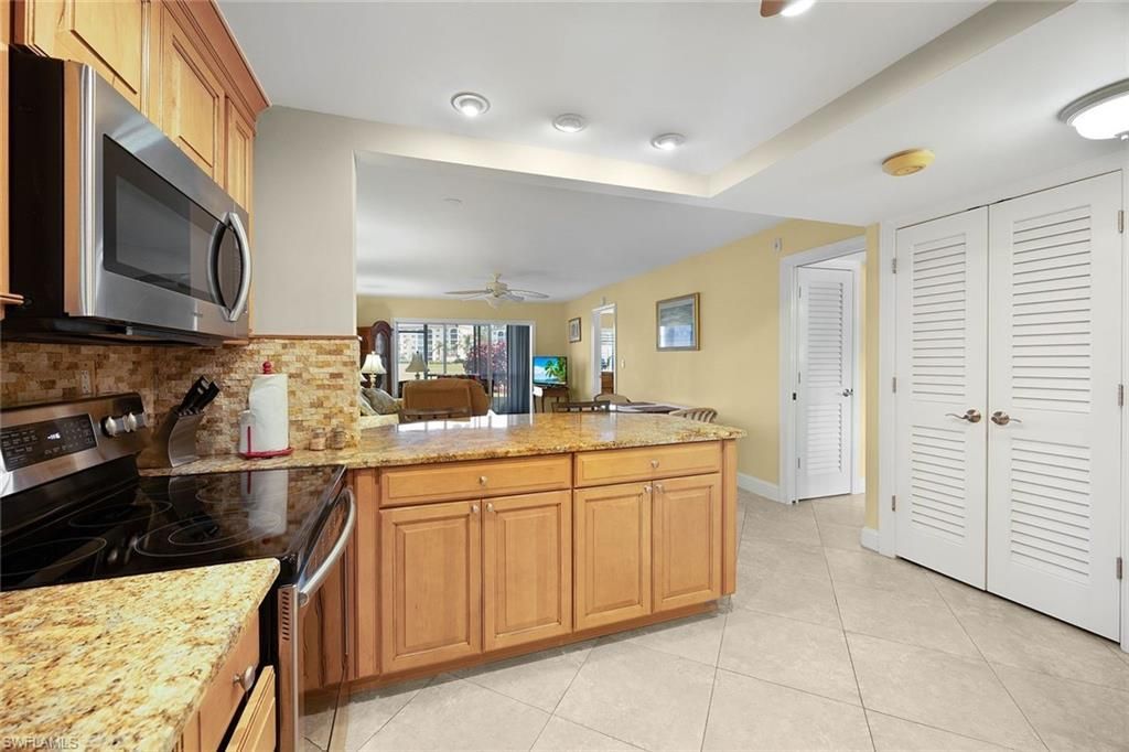 41 High Point Cir S, Unit 107, Naples, FL 34103 Photo