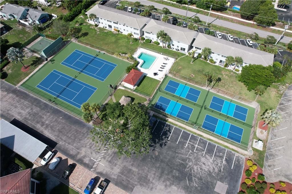 41 High Point Cir S, Unit 107, Naples, FL 34103 Photo