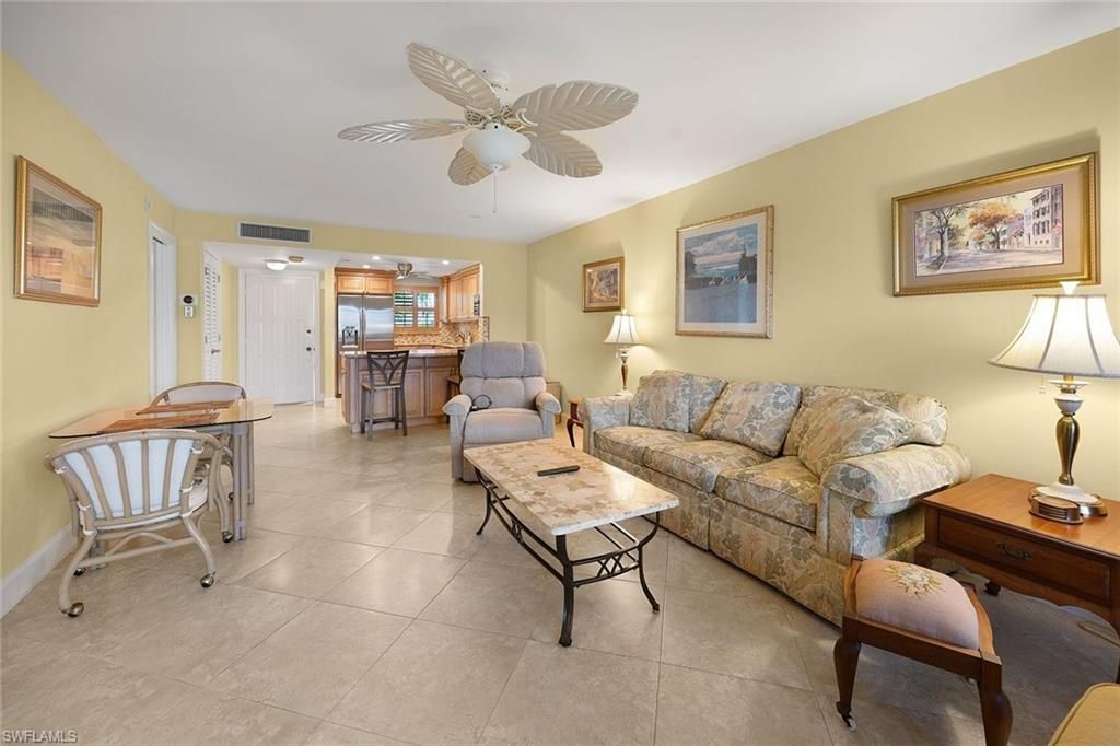 41 High Point Cir S, Unit 107, Naples, FL 34103 Photo