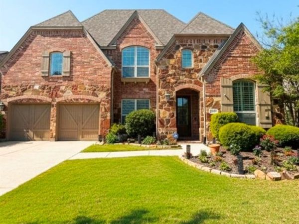 944 Highpoint Way, Roanoke, TX 76262