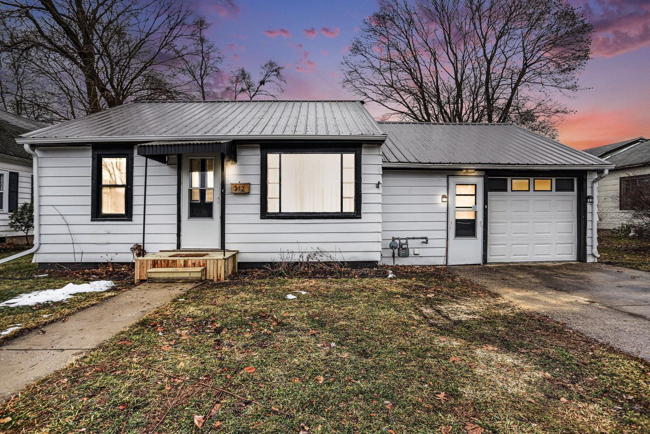 512 Center Street, Sturgis, MI 49091 Main Photo