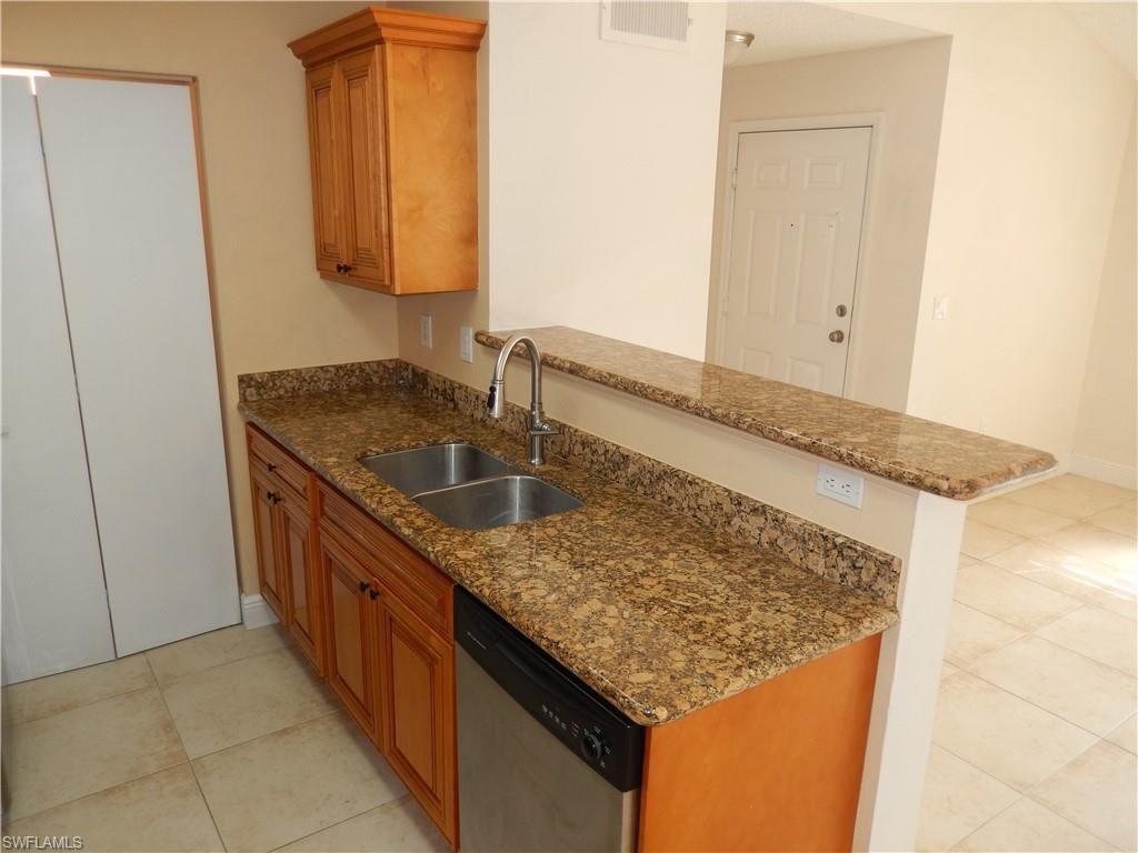 12571 Equestrian Cir, Unit 902, Fort Myers, FL 33907 Photo