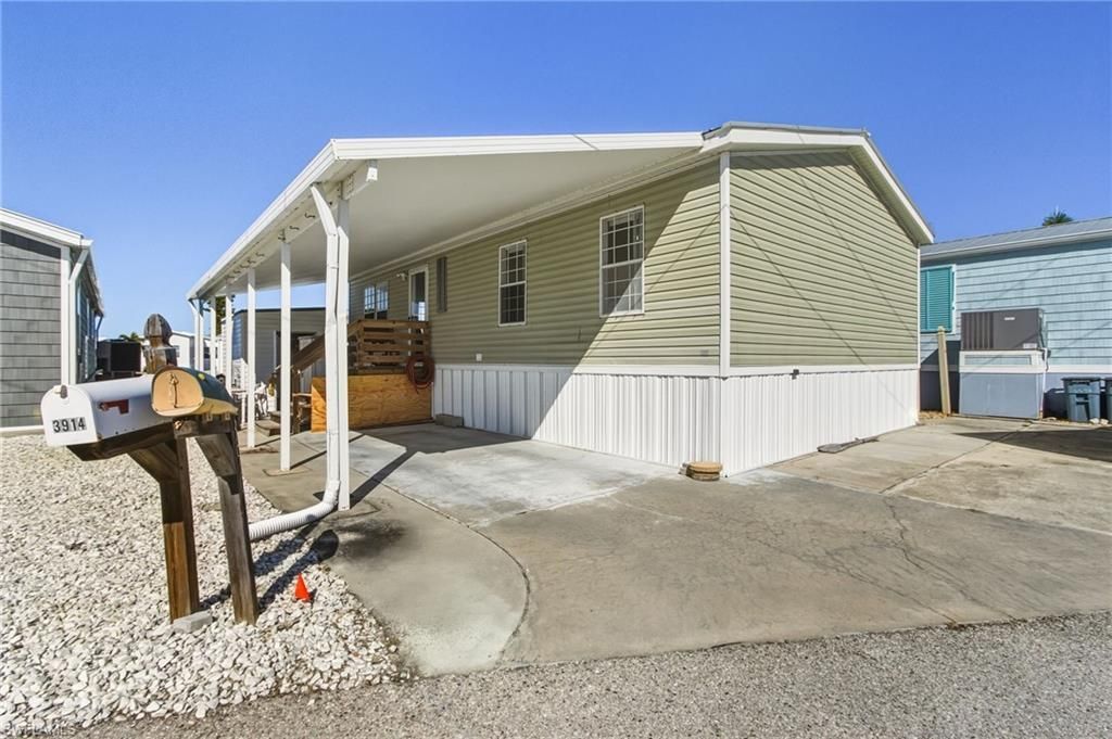 3904 Dewberry Ln, Saint James City, FL 33956 Photo