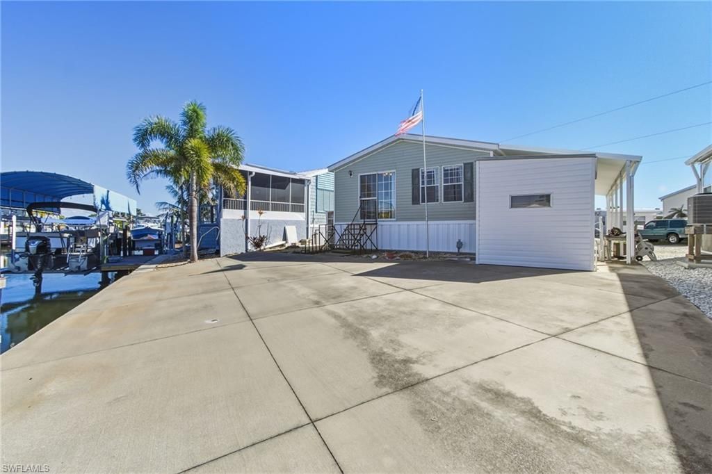 3904 Dewberry Ln, Saint James City, FL 33956 Photo