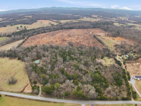 1389 Beasleys Bend Rd, Lebanon, TN 37087