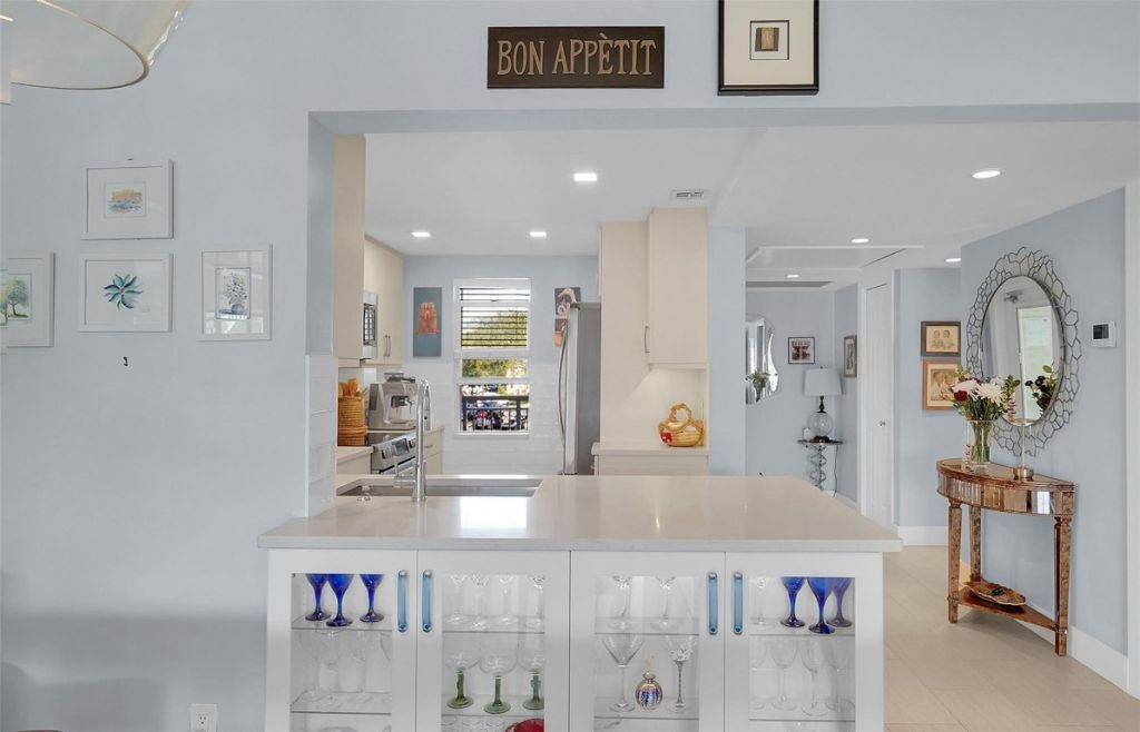 3050 NE 48th Court, Unit 206, Lighthouse Point, FL 33064 Photo