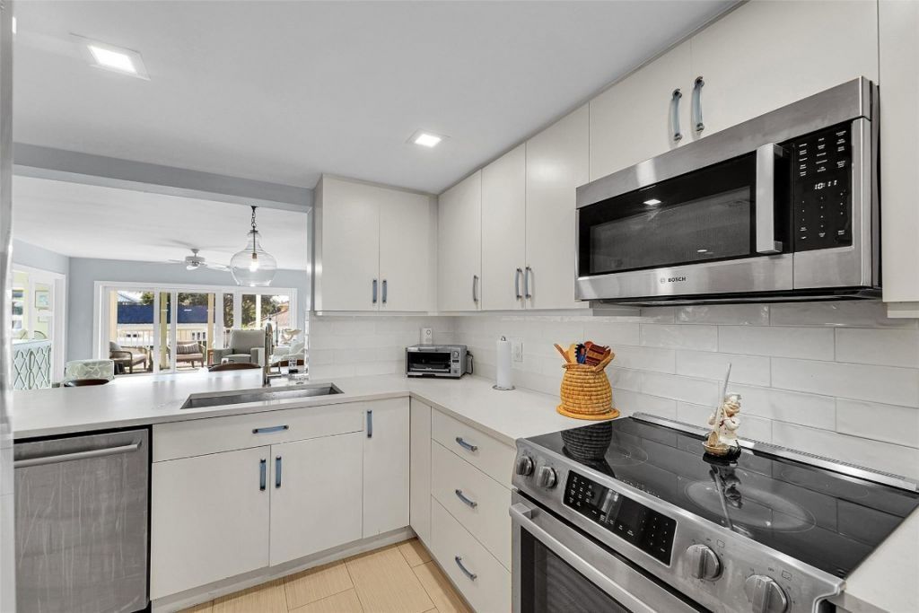 3050 NE 48th Court, Unit 206, Lighthouse Point, FL 33064 Photo