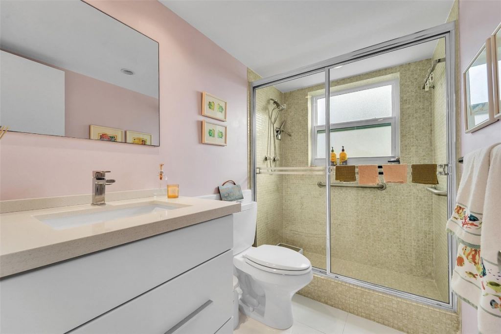 3050 NE 48th Court, Unit 206, Lighthouse Point, FL 33064 Photo