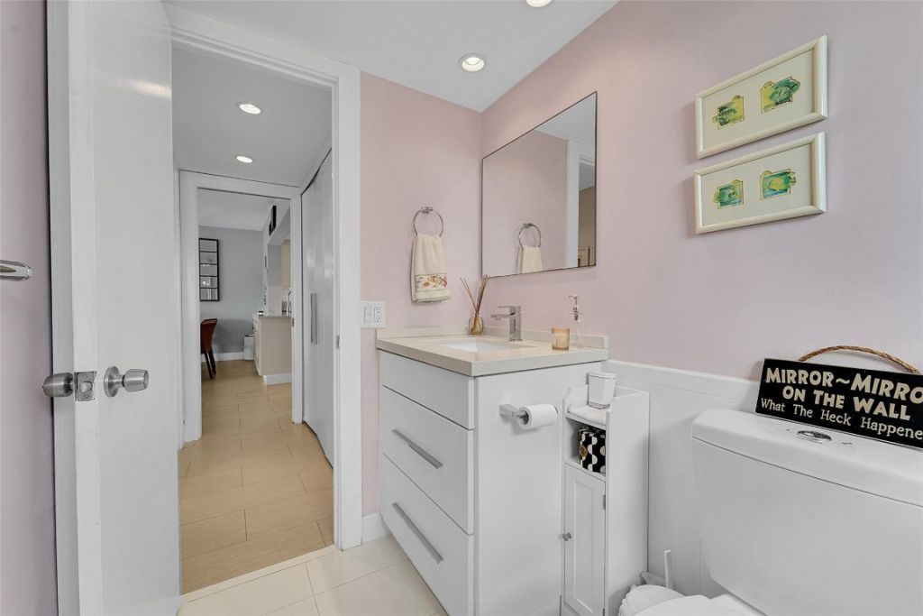 3050 NE 48th Court, Unit 206, Lighthouse Point, FL 33064 Photo