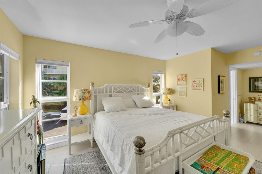 3050 NE 48th Court, Unit 206, Lighthouse Point, FL 33064 Photo