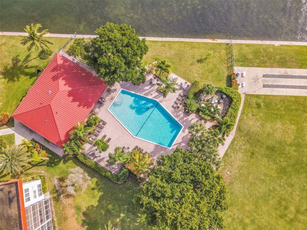 3050 NE 48th Court, Unit 206, Lighthouse Point, FL 33064 Photo