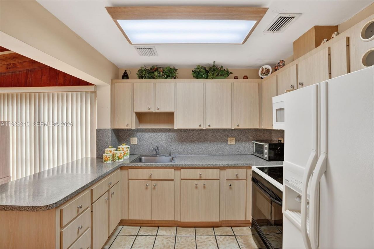 1633 SW 30th Ave, Miami, FL 33145 Photo