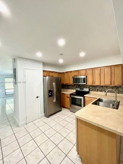 5650 NE 17th Ter, Unit 5650, Fort Lauderdale, FL 33334 Photo