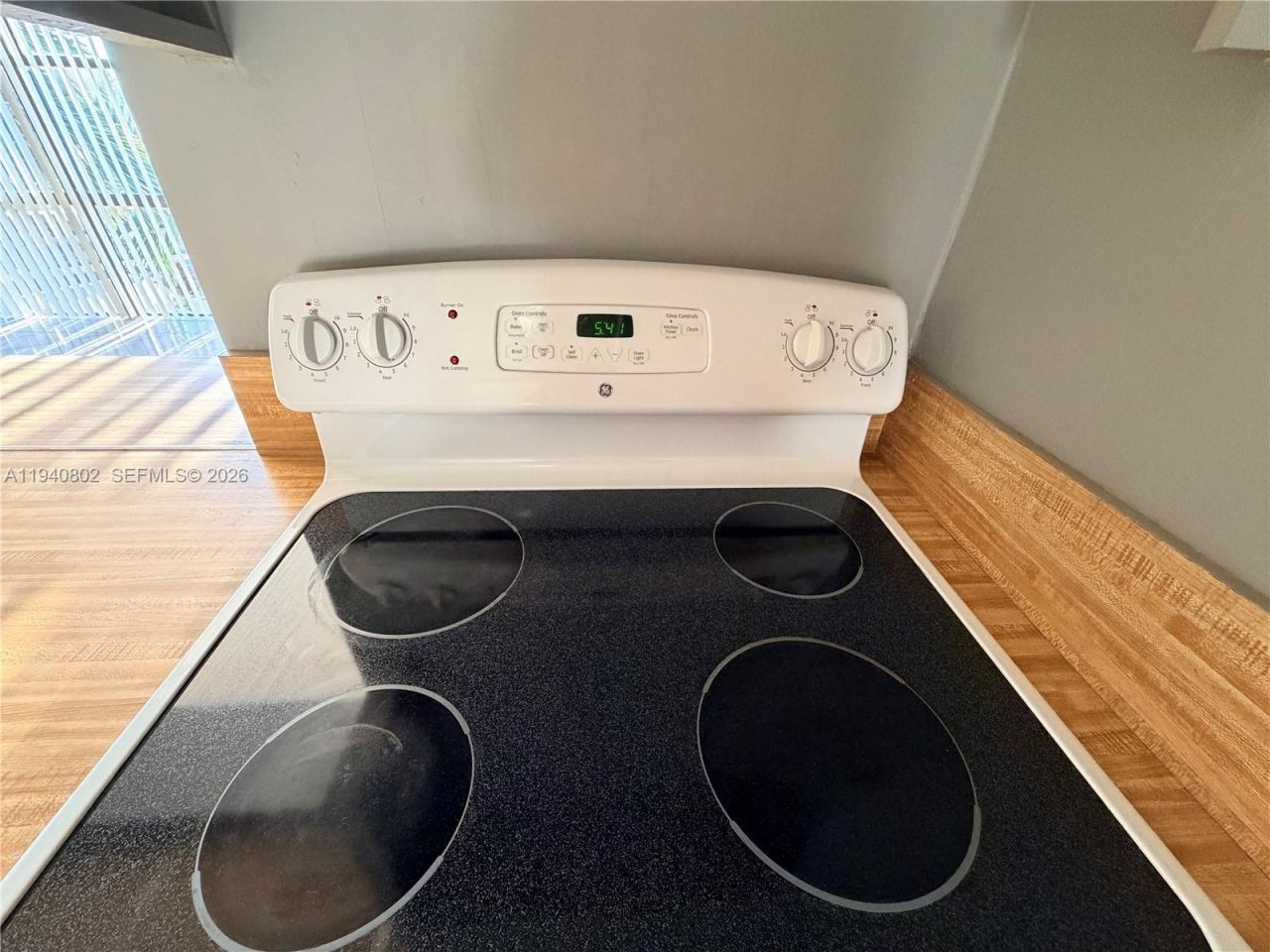 800 Parkview Dr, Unit 303, Hallandale Beach, FL 33009 Photo