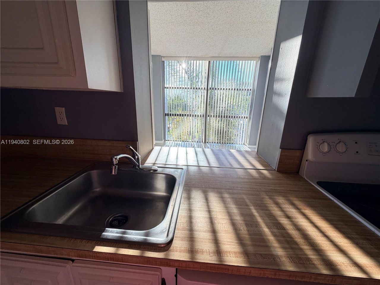 800 Parkview Dr, Unit 303, Hallandale Beach, FL 33009 Photo