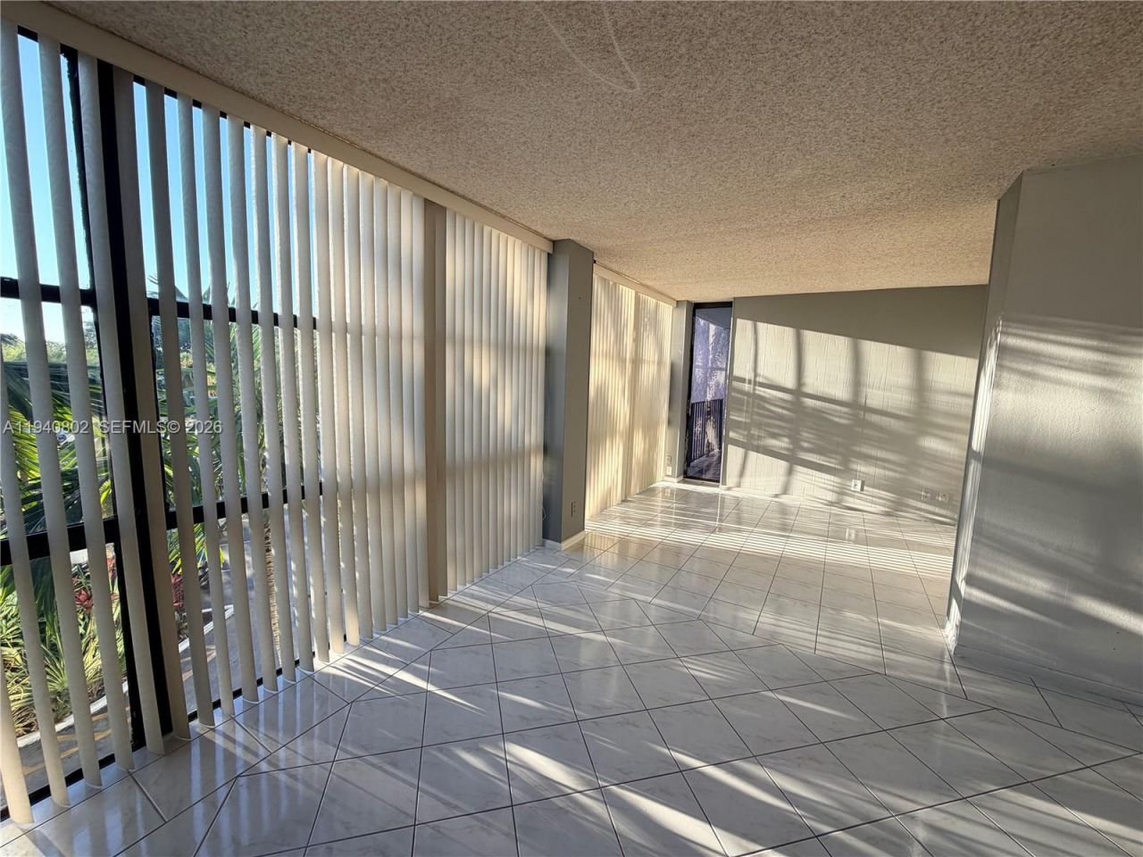 800 Parkview Dr, Unit 303, Hallandale Beach, FL 33009 Photo