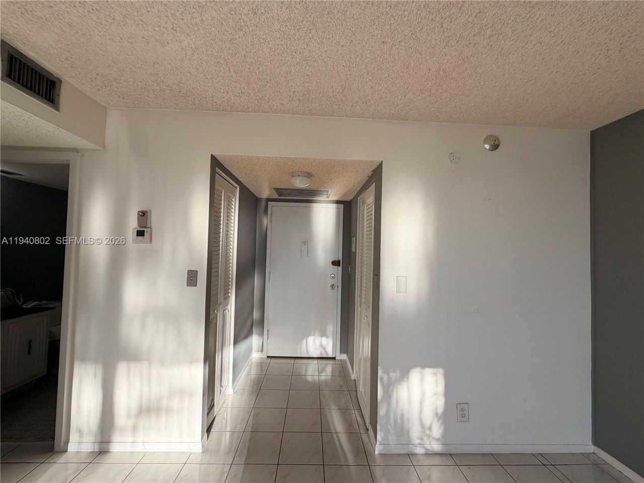 800 Parkview Dr, Unit 303, Hallandale Beach, FL 33009 Photo
